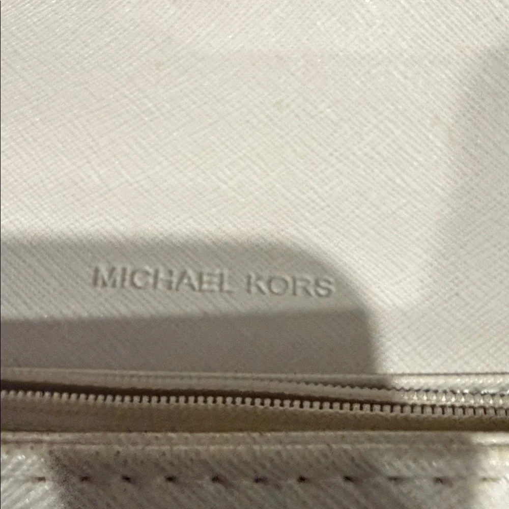 Michael Kors Beige Monogram Wallet - Picture 10 of 15